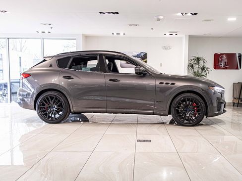 Used 2019 Maserati Levante S GranSport image 9