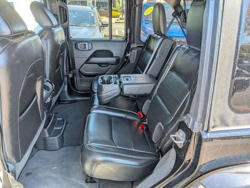 Used 2023 Jeep Wrangler Unlimited Sahara w/ Cold Weather Group AWD/4WD image 11