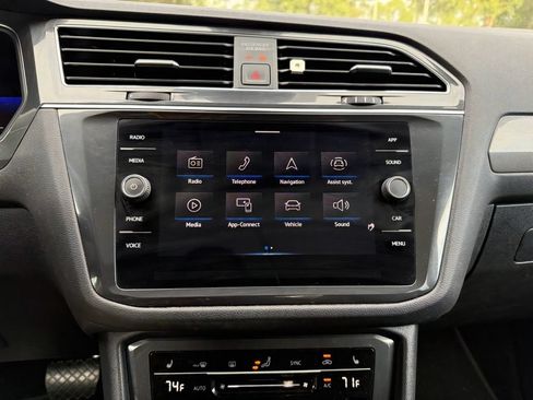 Used 2023 Volkswagen Tiguan SE w/ Panoramic Sunroof Package AWD/4WD image 24