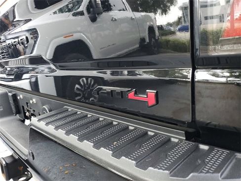 Used 2024 GMC Sierra 2500 AT4 w/ AT4 Premium Plus Package image 8