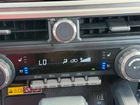 Certified 2025 Toyota 4Runner TRD Off-Road Premium AWD/4WD image 36