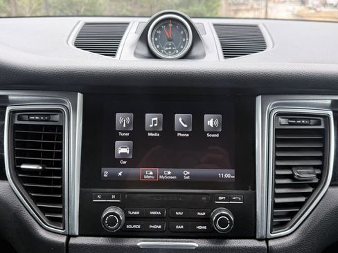 Used 2018 Porsche Macan Sport Edition image 29