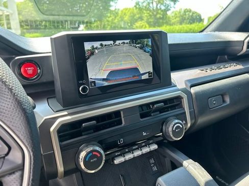 Used 2025 Toyota Tacoma TRD Off-Road AWD/4WD image 25