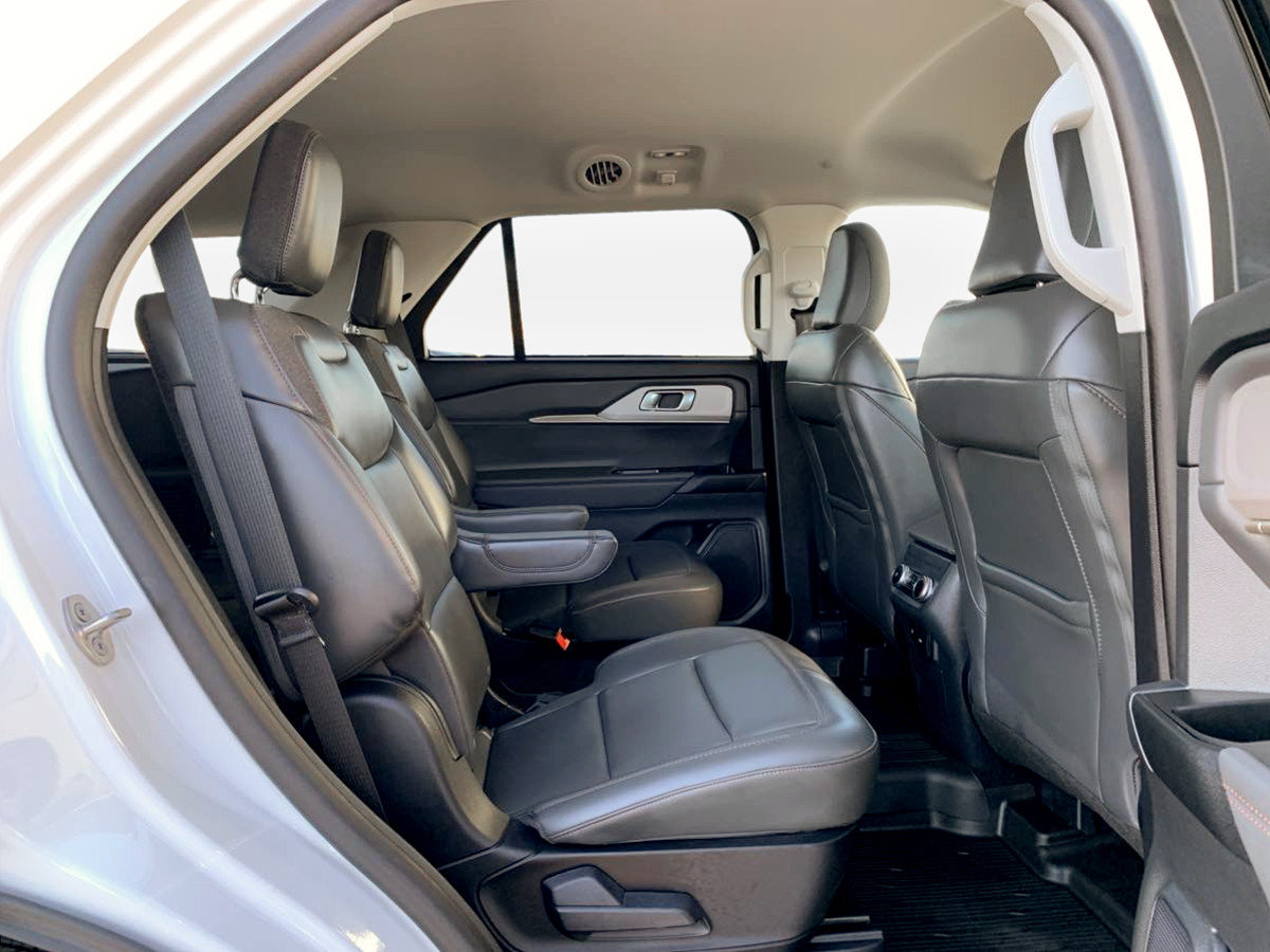 Used 2025 Ford Explorer Active w/ Active Comfort Package AWD/4WD image 18