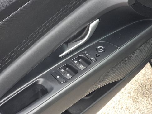 Used 2025 Hyundai Elantra Hybrid FWD image 20