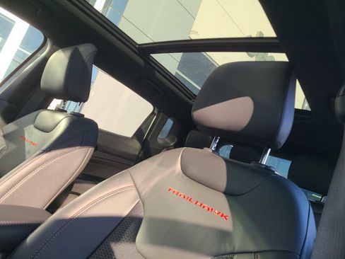 New 2024 Jeep Compass Trailhawk w/ Sun and Sound Group image 38