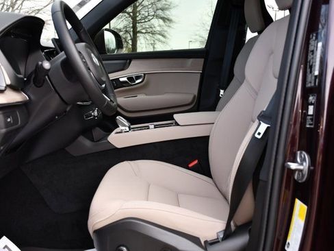 New 2026 Volvo XC90 B6 Plus w/ Protection Package Premier AWD/4WD image 13
