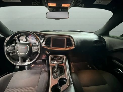 Used 2019 Dodge Challenger R/T RWD image 9