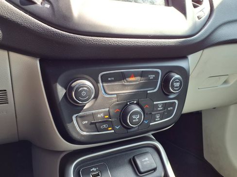 Used 2021 Jeep Compass Latitude w/ Sun and Sound Group FWD image 6