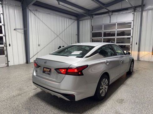 Used 2019 Nissan Altima 2.5 S FWD image 14