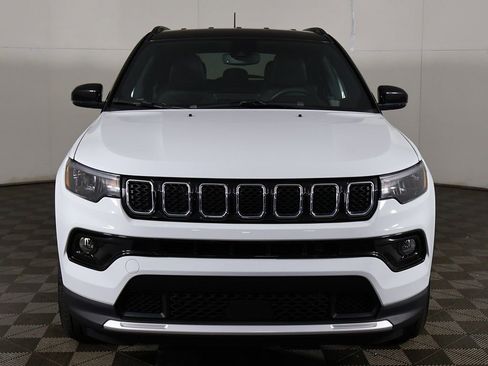 Used 2023 Jeep Compass Limited AWD/4WD image 12