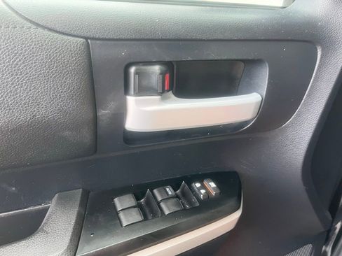 Used 2014 Toyota Tundra SR5 image 25