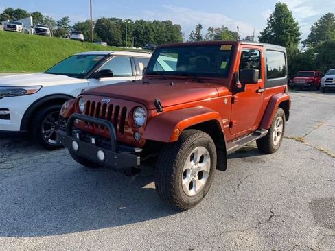 Used 2014 Jeep Wrangler Sahara w/ Connectivity Group AWD/4WD image 4