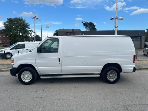 Used 2014 Ford E-250 and Econoline 250 w/ Power Group RWD image 5