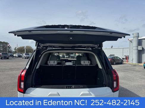 Certified 2025 Ford Expedition Platinum AWD/4WD image 18