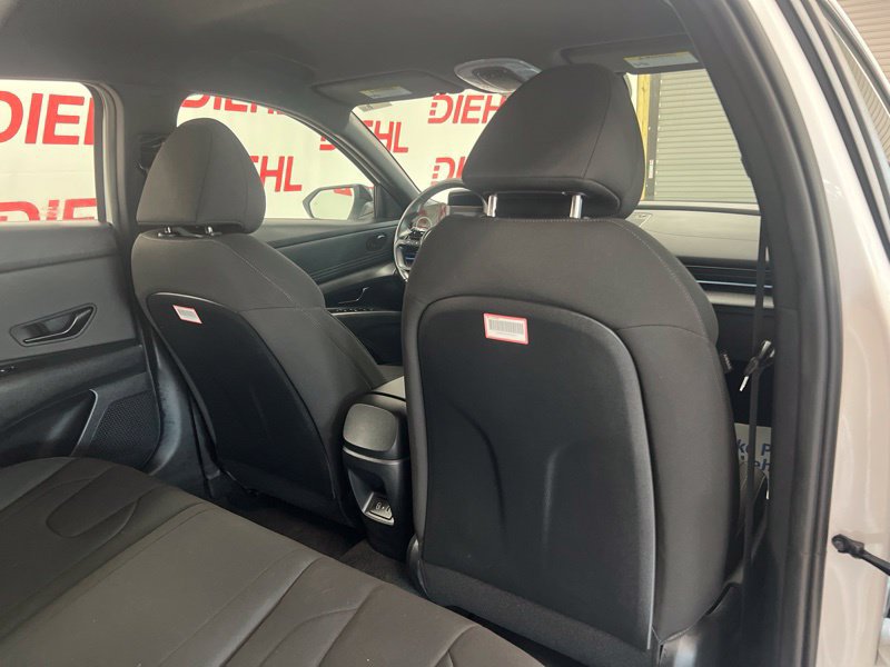Used 2025 Hyundai Elantra SEL FWD image 11