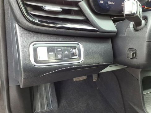 Used 2025 Buick Enclave Avenir AWD/4WD image 32