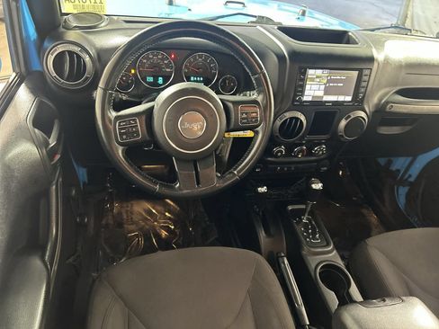 Used 2017 Jeep Wrangler Unlimited Sport w/ Connectivity Group AWD/4WD image 21