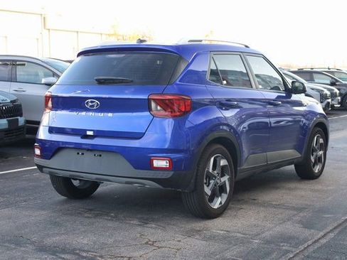 Used 2025 Hyundai Venue SEL image 6