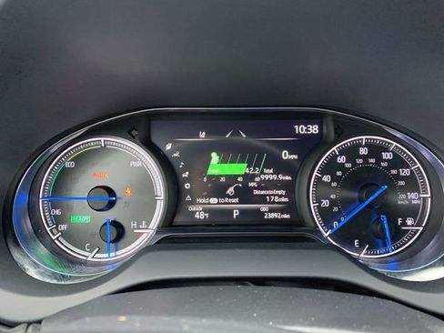 Used 2023 Toyota Venza LE image 20