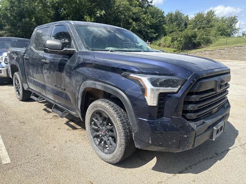 Used 2022 Toyota Tundra SR5 AWD/4WD image 1