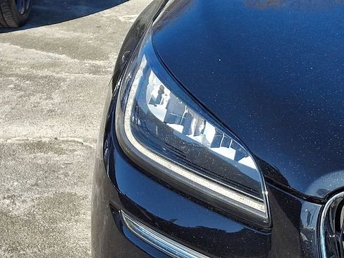 Used 2022 Lincoln Corsair Reserve image 9