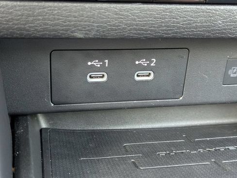 Used 2025 Mitsubishi Outlander SE FWD image 24