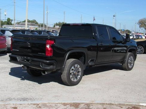 Used 2024 Chevrolet Silverado 2500 Custom w/ Custom Value Package image 3
