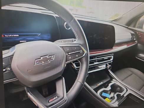 Used 2024 Chevrolet Traverse Z71 AWD/4WD image 9