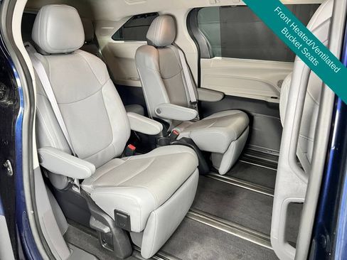 Used 2023 Toyota Sienna Limited AWD/4WD image 15