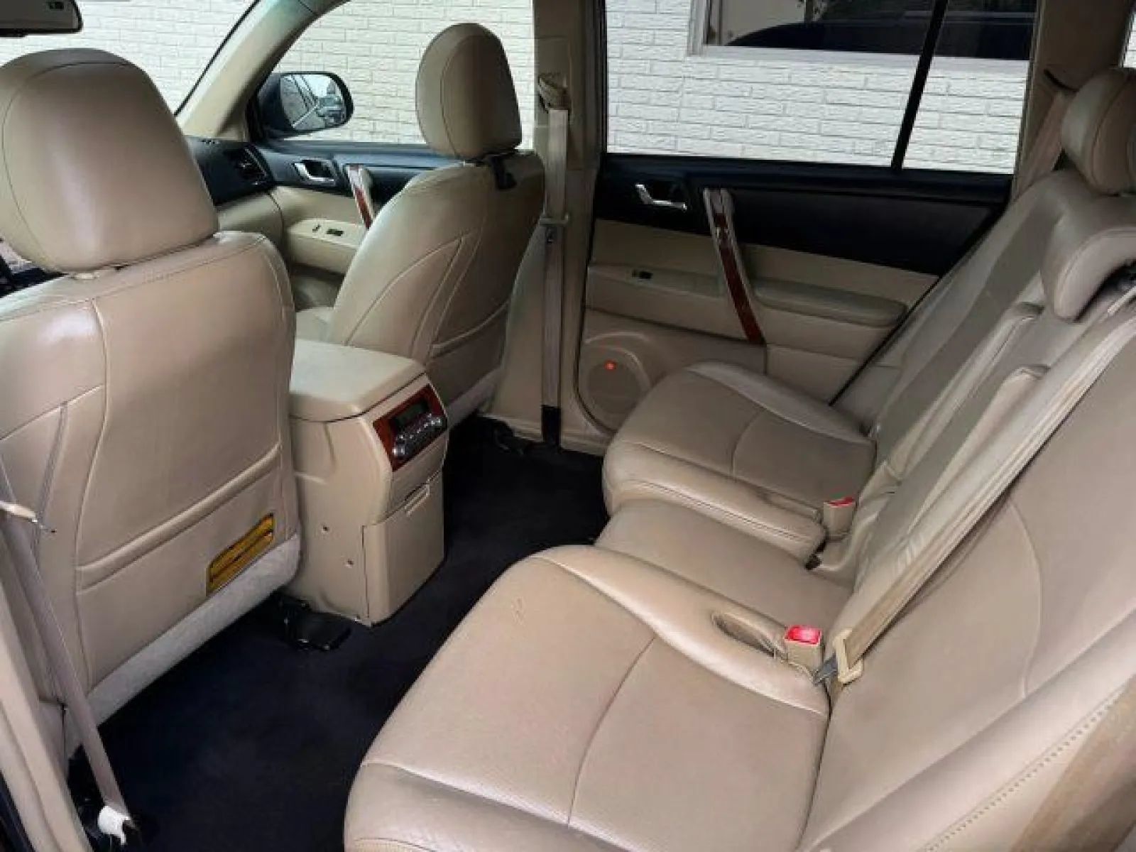Used 2012 Toyota Highlander Limited w/ Tow Pkg AWD/4WD image 17