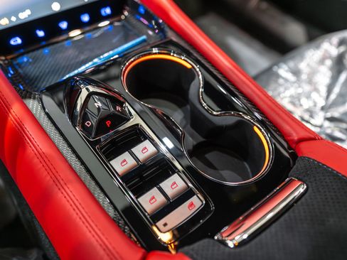 Used 2025 Karma Revero Luxury image 21