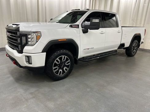 Used 2022 GMC Sierra 2500 AT4 image 2