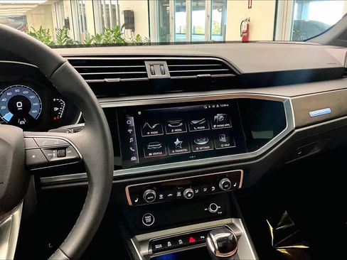 Certified 2025 Audi Q3 2.0T Premium Plus w/ Premium Plus Package image 6