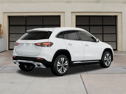 New 2025 Mercedes-Benz GLA 250 image 33