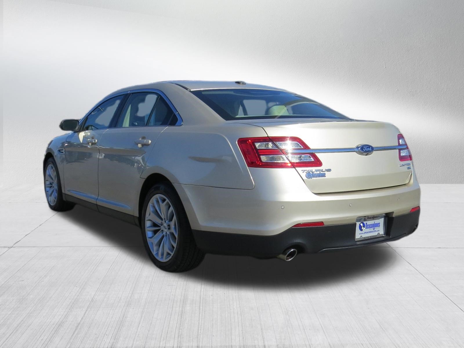 Used 2017 Ford Taurus Limited AWD/4WD image 5