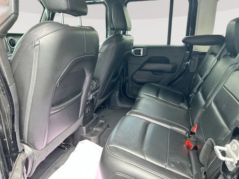 Used 2019 Jeep Wrangler Unlimited Sahara w/ Uconnect 4C Nav & Sound Group AWD/4WD image 26