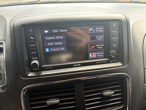Used 2019 Dodge Grand Caravan SE FWD image 34