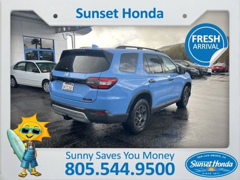 Used 2023 Honda Pilot TrailSport image 10