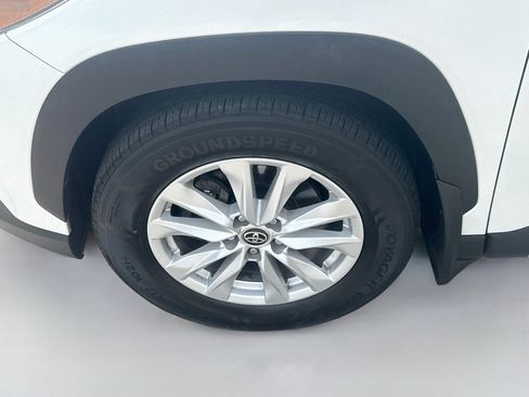 Used 2024 Toyota Corolla Cross LE w/ Moonroof Package FWD image 34