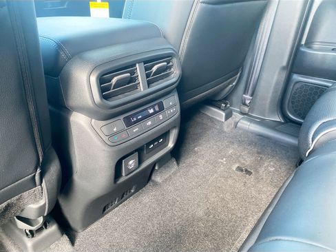 Certified 2025 Honda Pilot Elite image 22