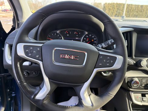 Certified 2022 GMC Terrain SLT image 11