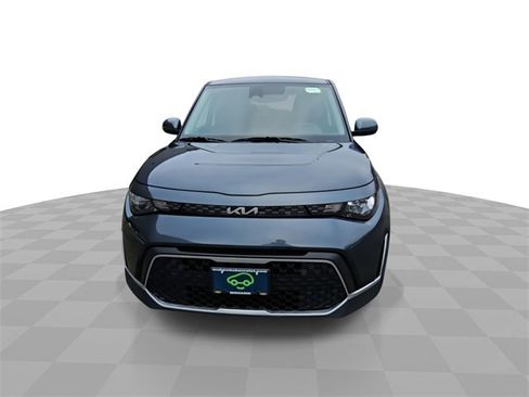 Used 2023 Kia Soul LX image 3