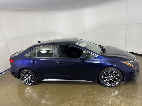 Used 2021 Toyota Corolla SE w/ Carpet Mat Package (TMS) FWD image 9