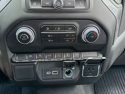 Used 2025 Chevrolet Silverado 1500 Custom image 12