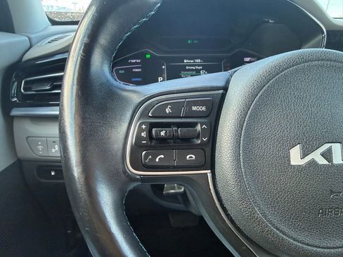 Certified 2022 Kia Niro EX Premium image 15