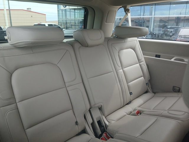 Used 2019 Lincoln Navigator L Reserve w/ Cargo Package AWD/4WD image 13