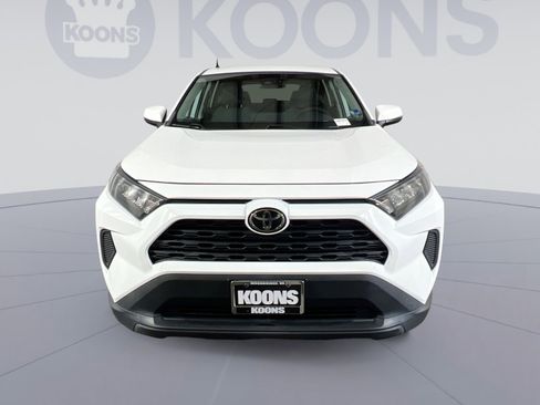 Used 2022 Toyota RAV4 LE image 10