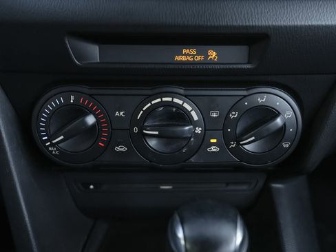 Used 2014 MAZDA MAZDA3 i Sport image 13