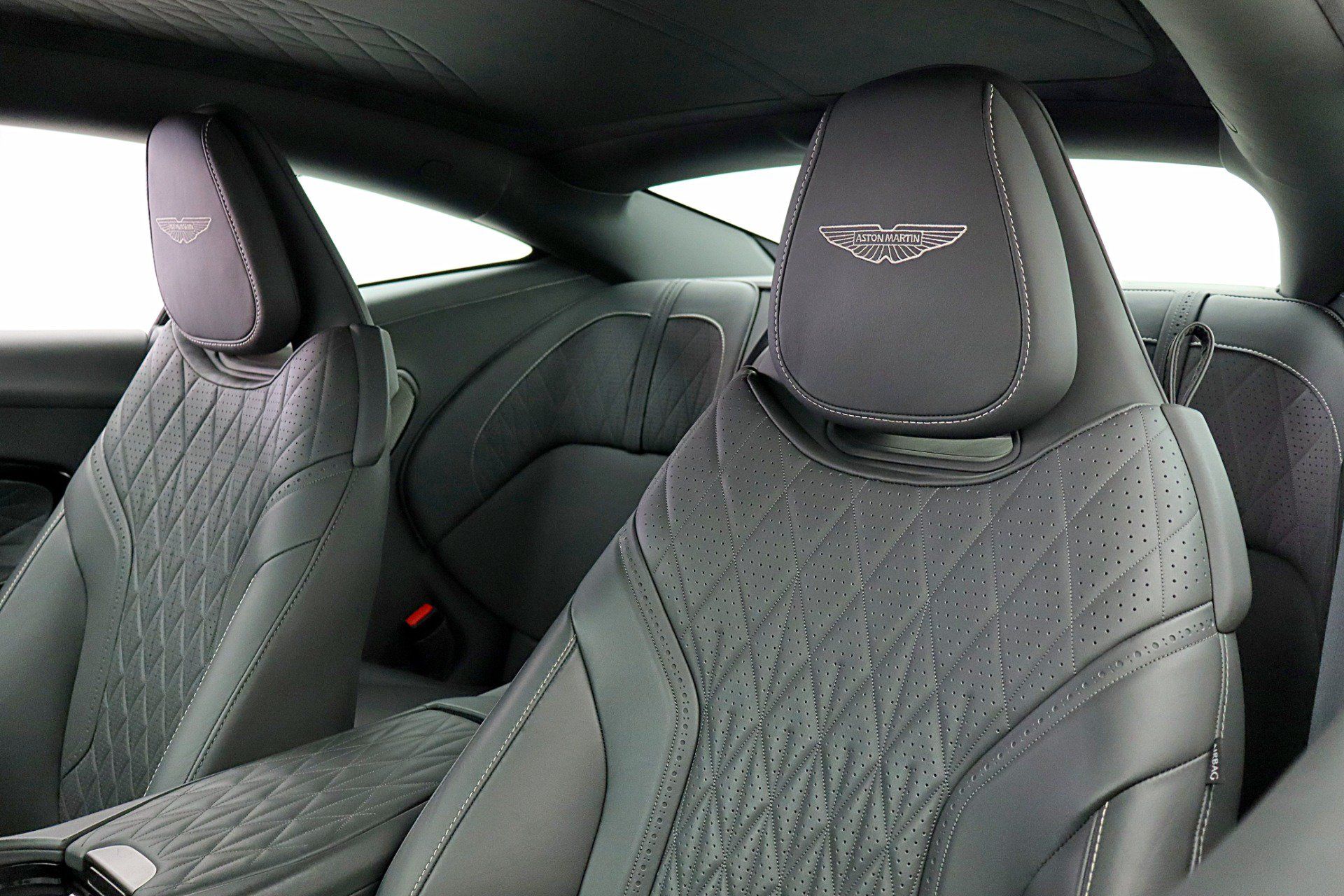 Used 2024 Aston Martin DB12 Coupe RWD image 25